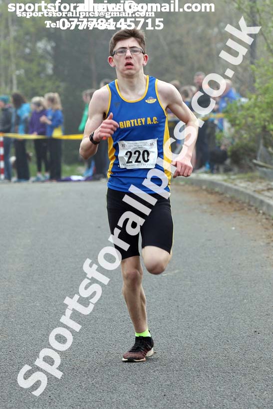 Boys and girls under-15s road race, 2019 Elswick Harirers Good Friday Road Relay, Newburn, Newcastle. Photo:  David T. Hewitson/Sports for All Pics